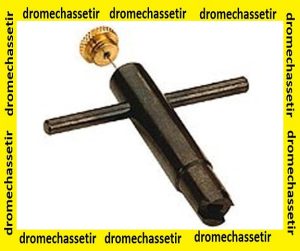 Cl&eacute; de demontage pour chemin&eacute;e poudre noire avec epinglette