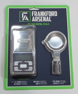 Balance de Precision Frankford Arsenal, DS 750avec poids de tare et saccoche et bac a poudre