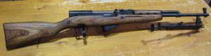 Carabine SKS Simonov 45, cal 7,62x39, chargeur 10 coups bipied bon etat
