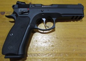 Pistolet Semi auto CZ 75 SP01 Shadow avec mallette et 2 chargeur supplementaires super etat