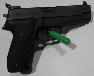 Pistolet Semi auto SIG SAUER P226 cal 9x19 tres bon etat