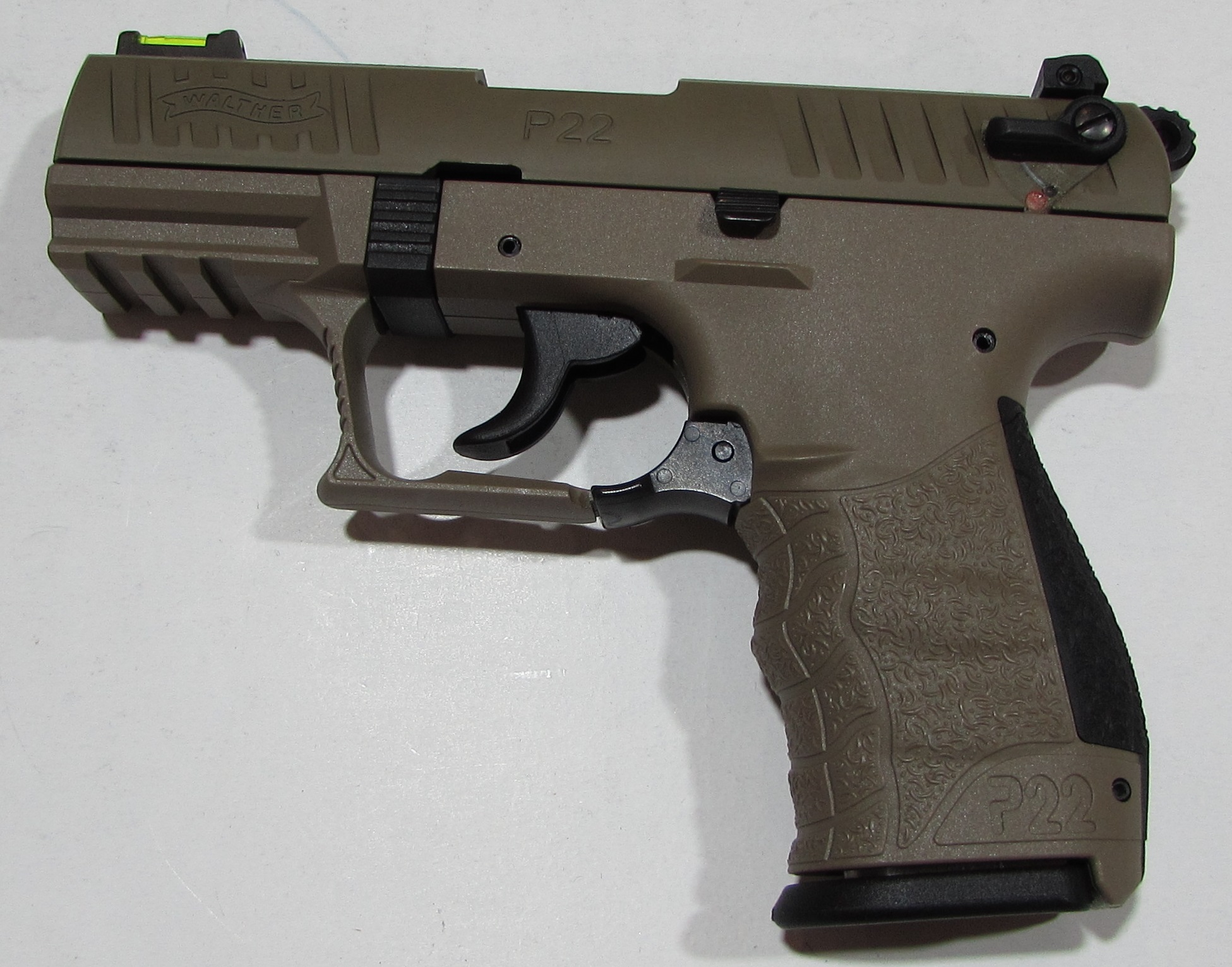 PISTOLET SEMI AUTOMATIQUE Walther P22 cal 22lr FDE super etat