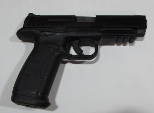 Pistolet Semi auto Remington RP9 avec 1 chargeur supplementaire super etat
