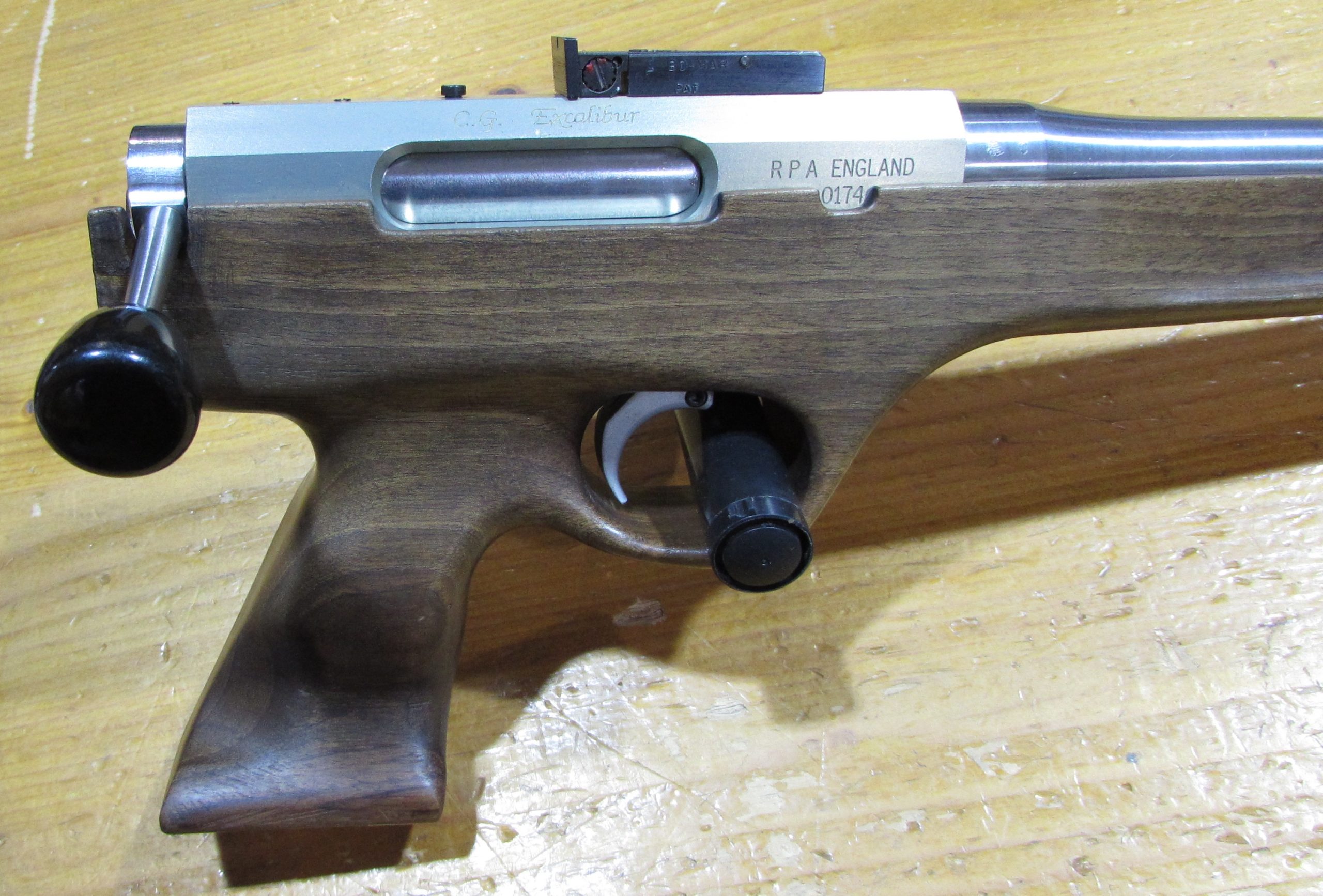 PISTOLET silhouette RPA England CG Excalibur cal 6mm BR