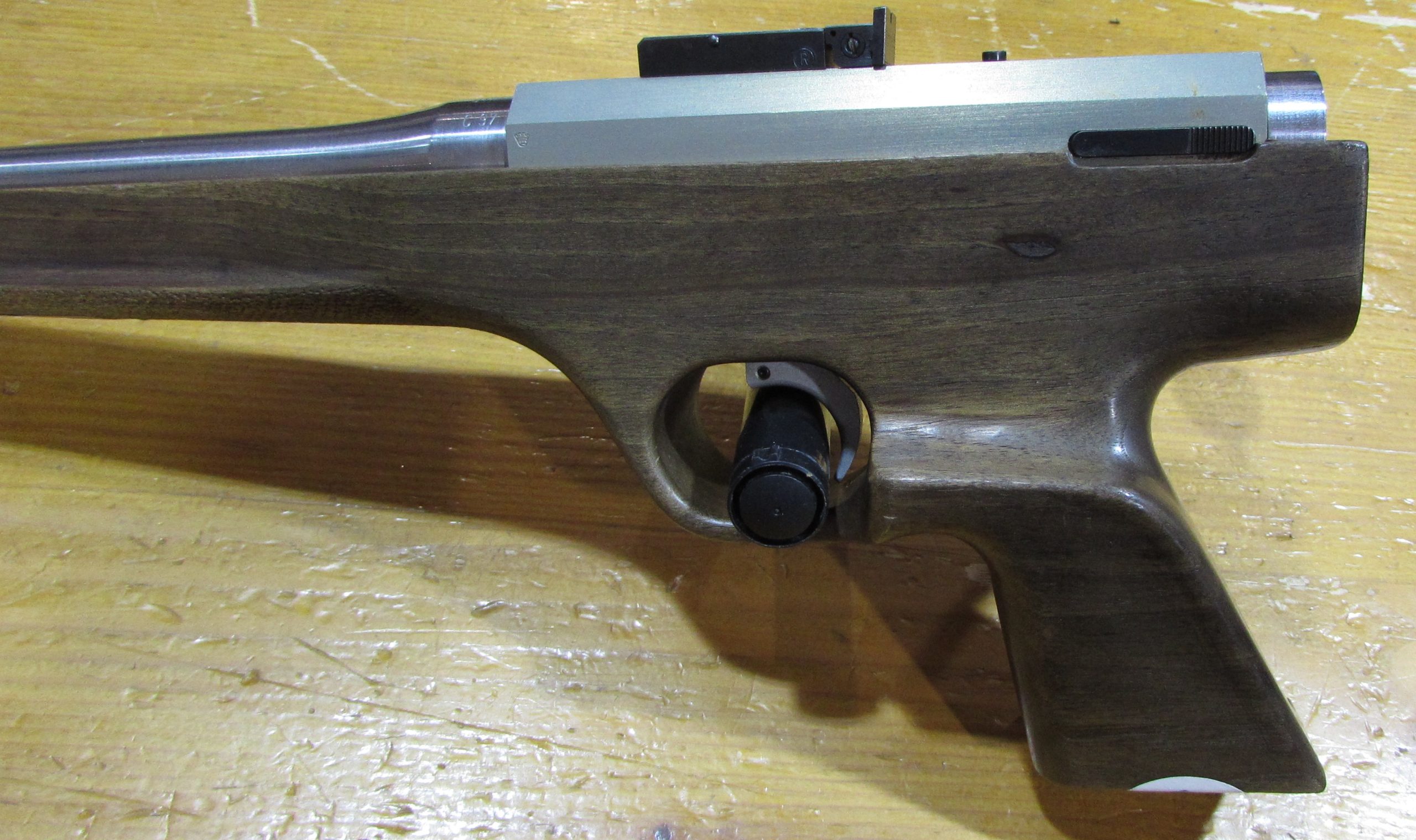 PISTOLET silhouette RPA England CG Excalibur cal 6mm BR