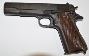 PISTOLET SEMI AUTOMATIQUE Remington 1911 A1 CAL 45 ACP second guerre 1943 bon etat