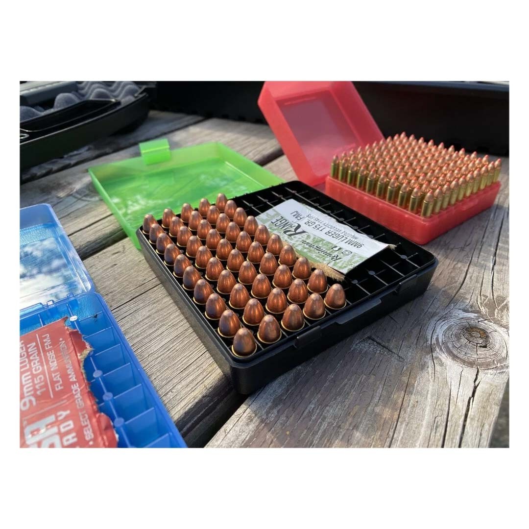 Boite de rangement MTM 100 munitions cal 9x19/380 acp noire et verte transparente