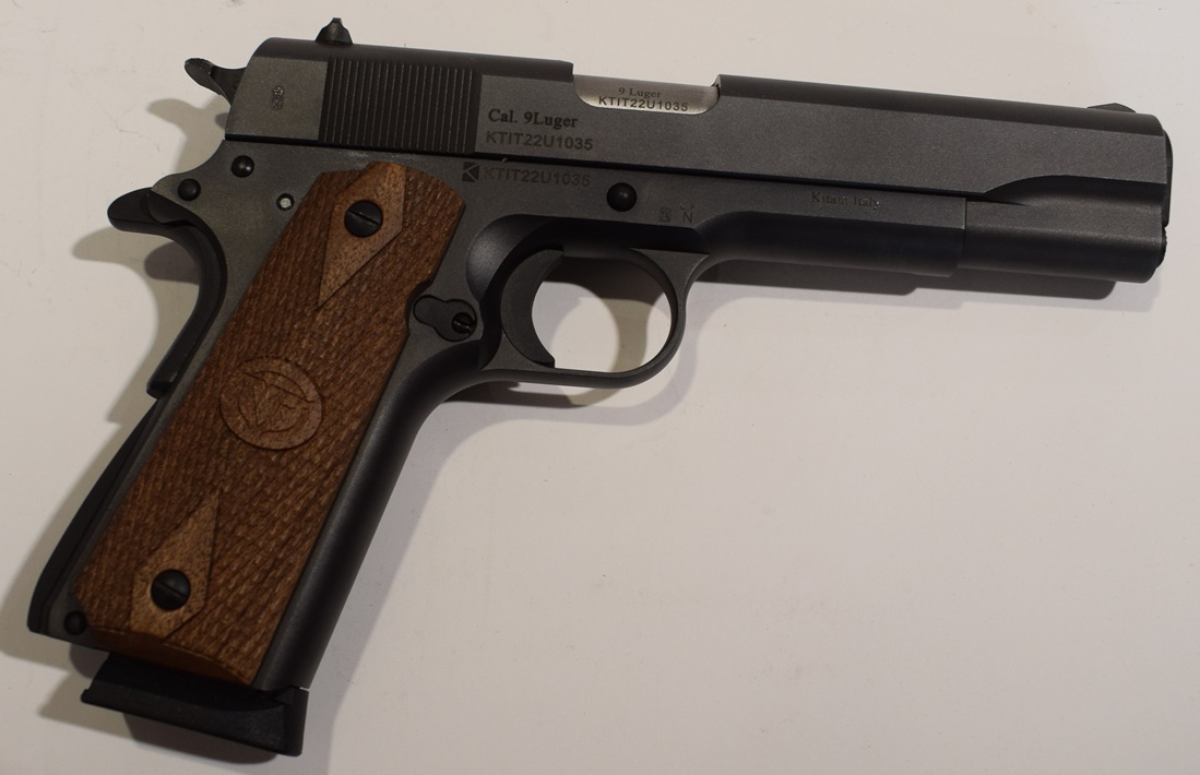 Pistolet cal 9x19 CHIAPPA 1911 Field Grade noir bon etat